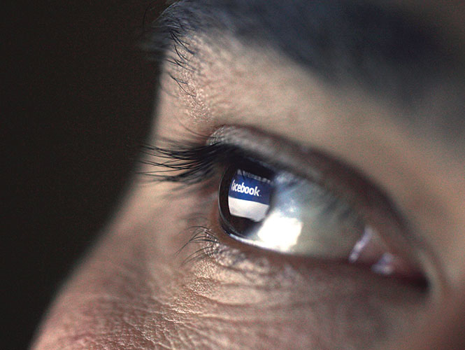 Adictos padecen por truene con Facebook