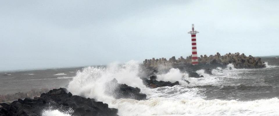Capitanía del puerto cierra el paso a la navegación menor y mayor en Coatzacoalcos