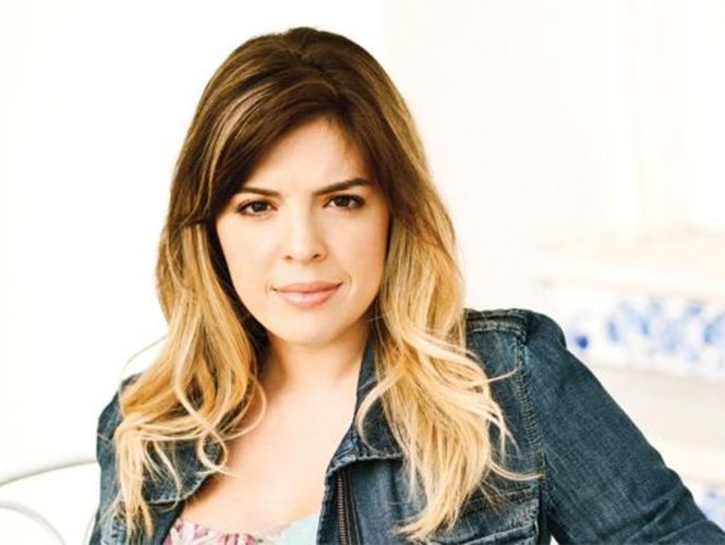 La hija mayor de Maradona debuta como cantante de cumbia
