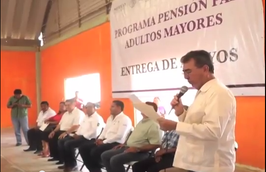 Abuelitos del municipio de Acayucan fueron beneficiados a través del programa “más 65”.
