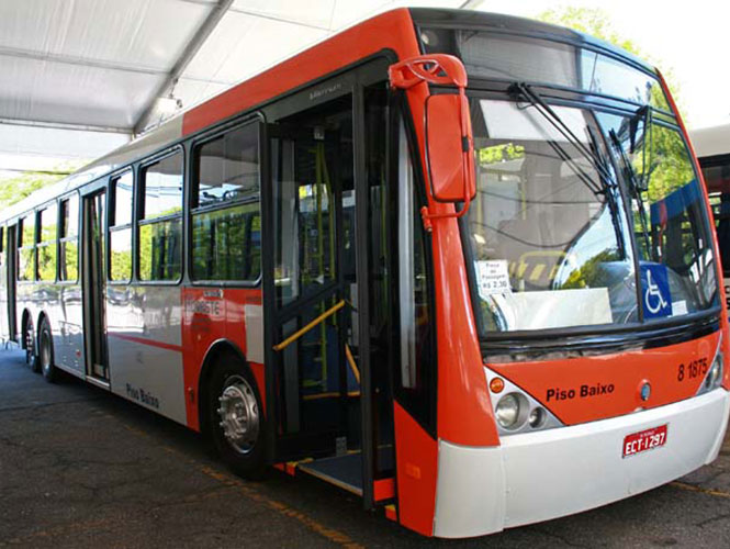 En huelga conductores de autobús en una de las sedes del Mundial