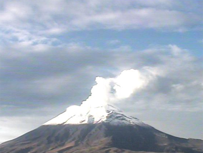 El ‘Popo’ emite 480 exhalaciones de baja a mediana intensidad