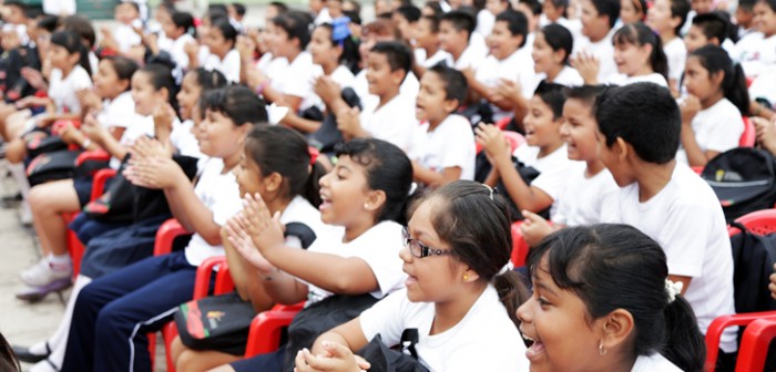 Avala Congreso local reforma para que gobierno otorgue uniformes escolares gratuitos