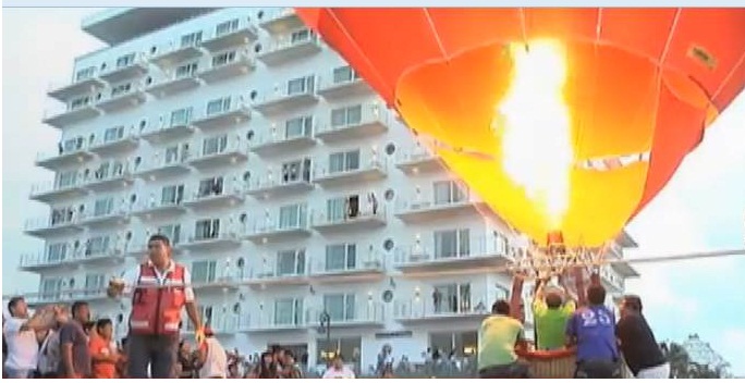 Disfrutan Festival de Globos Aerostáticos en la Macroplaza del Malecón de Veracruz