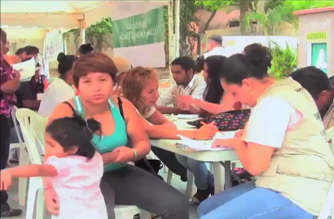 Capacitan al personal de los comedores comunitarios a instalarse en Coatzacoalcos.
