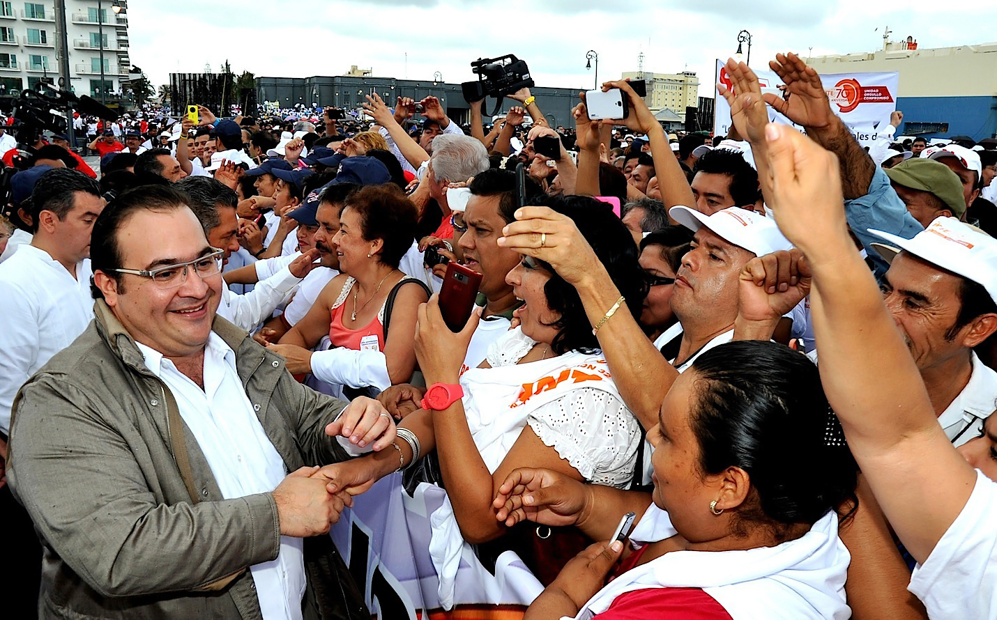 Maestros de Veracruz accederán a créditos con tasas preferenciales