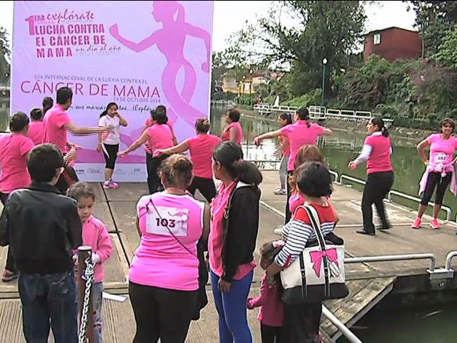 Más de 300 personas participaron en la carrera Explórate para prevenir el cáncer de mama