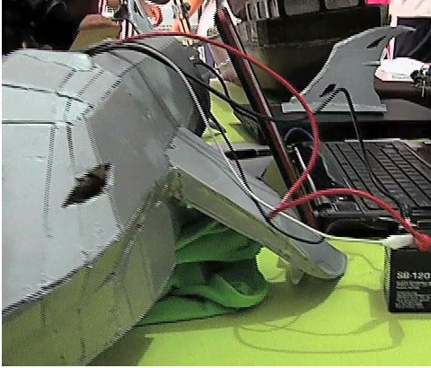 Construyen robot en forma de tiburón para medir temperatura y contaminación del agua