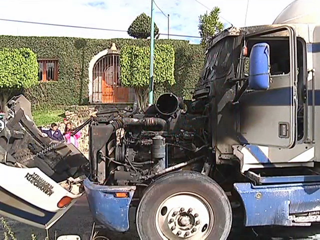 Se incendia tráiler en Xalapa