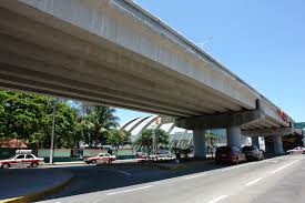 Colocan trabes en distribuidor vial de La Boticaria