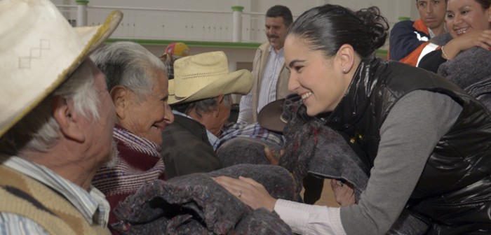 Atiende DIF estatal, a adultos mayores durante la temporada invernal