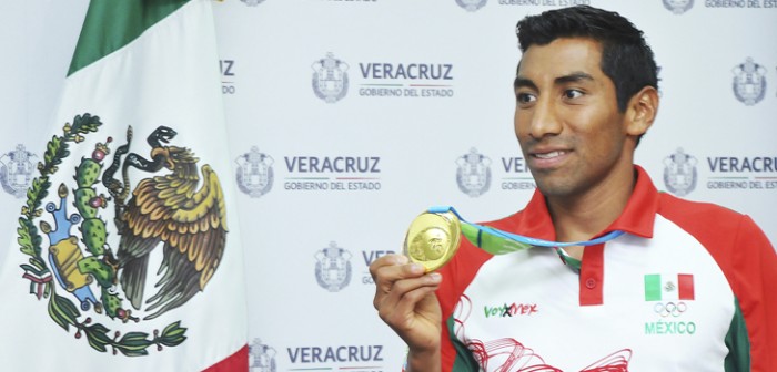 Muestra Crisanto Grajales su oro a Veracruz