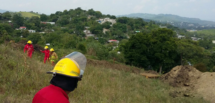 Trabajan PC y Pemex para atender fuga de gas en Coatzintla