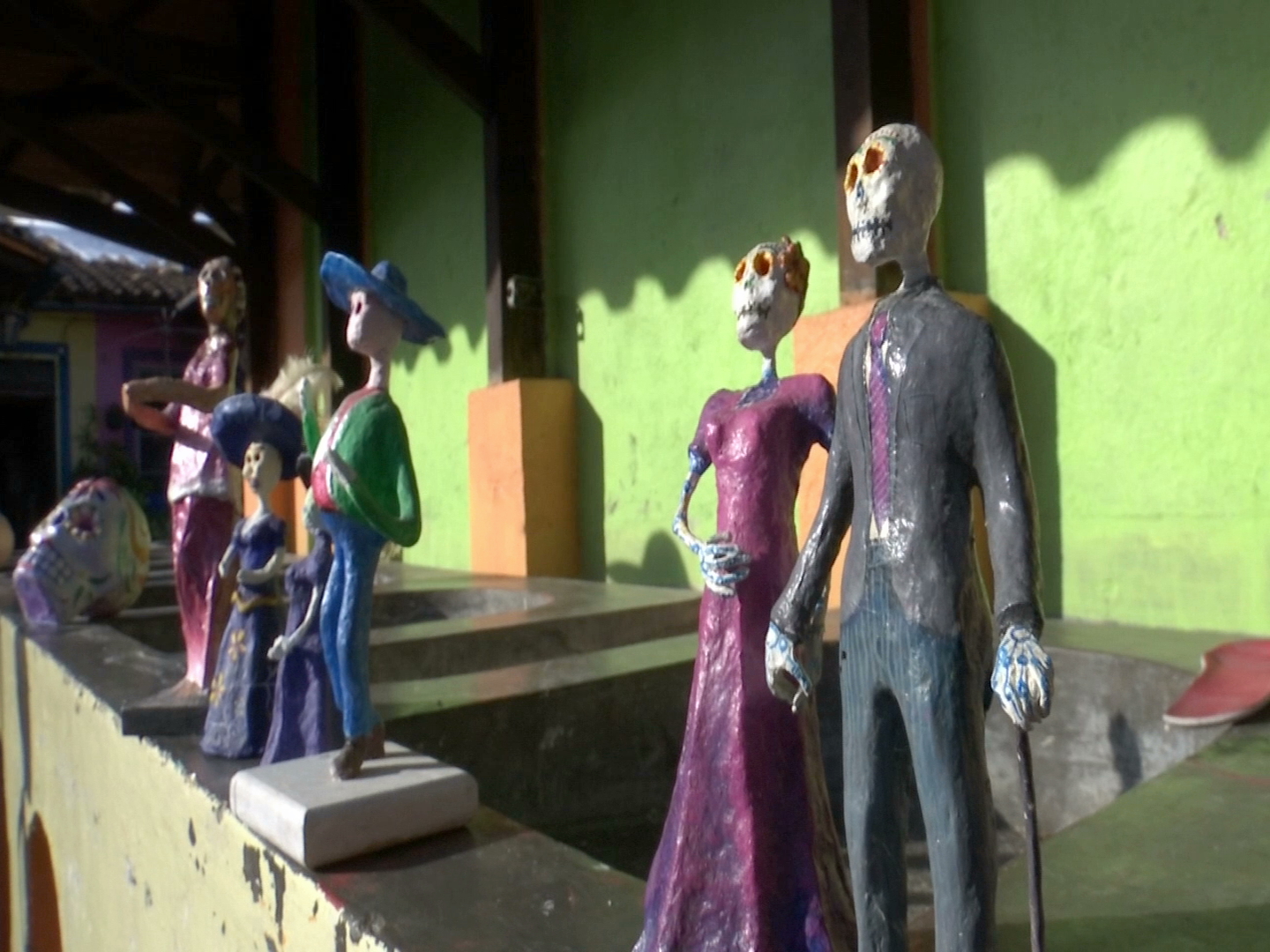 Inicia el tradicional taller de calaveras en el Patio Muñoz