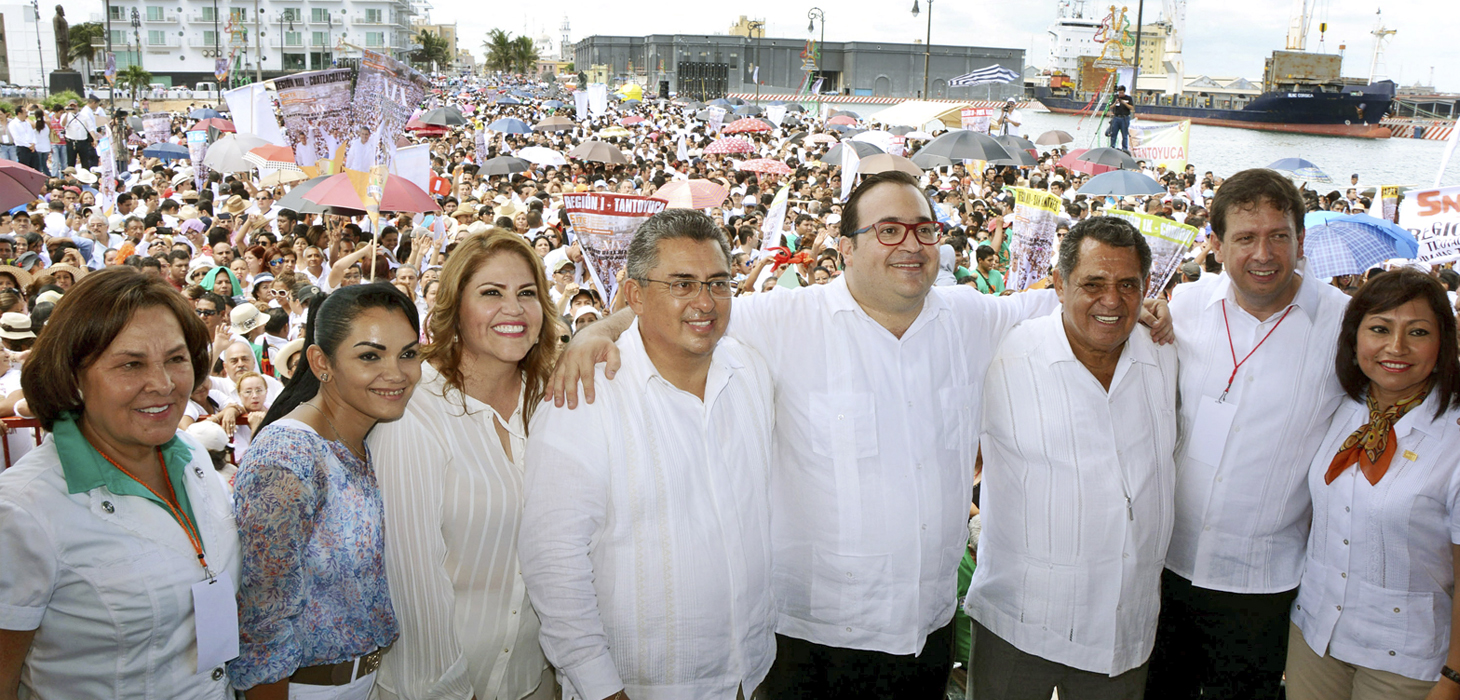 Anuncia Javier Duarte liquidación de pago de Clave RZ y Carrera Magisterial a maestros veracruzanos