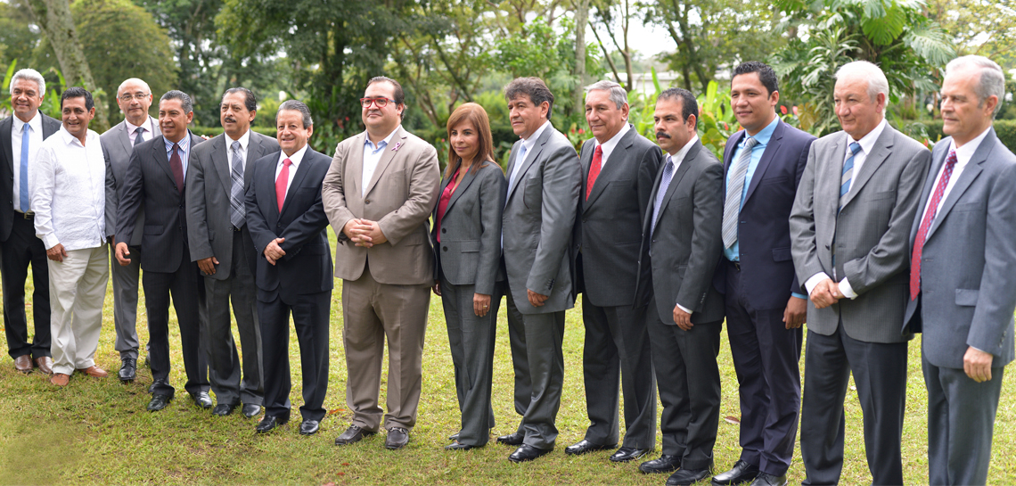 Los médicos son la fuerza para tener un pueblo más fuerte y saludable: Javier Duarte