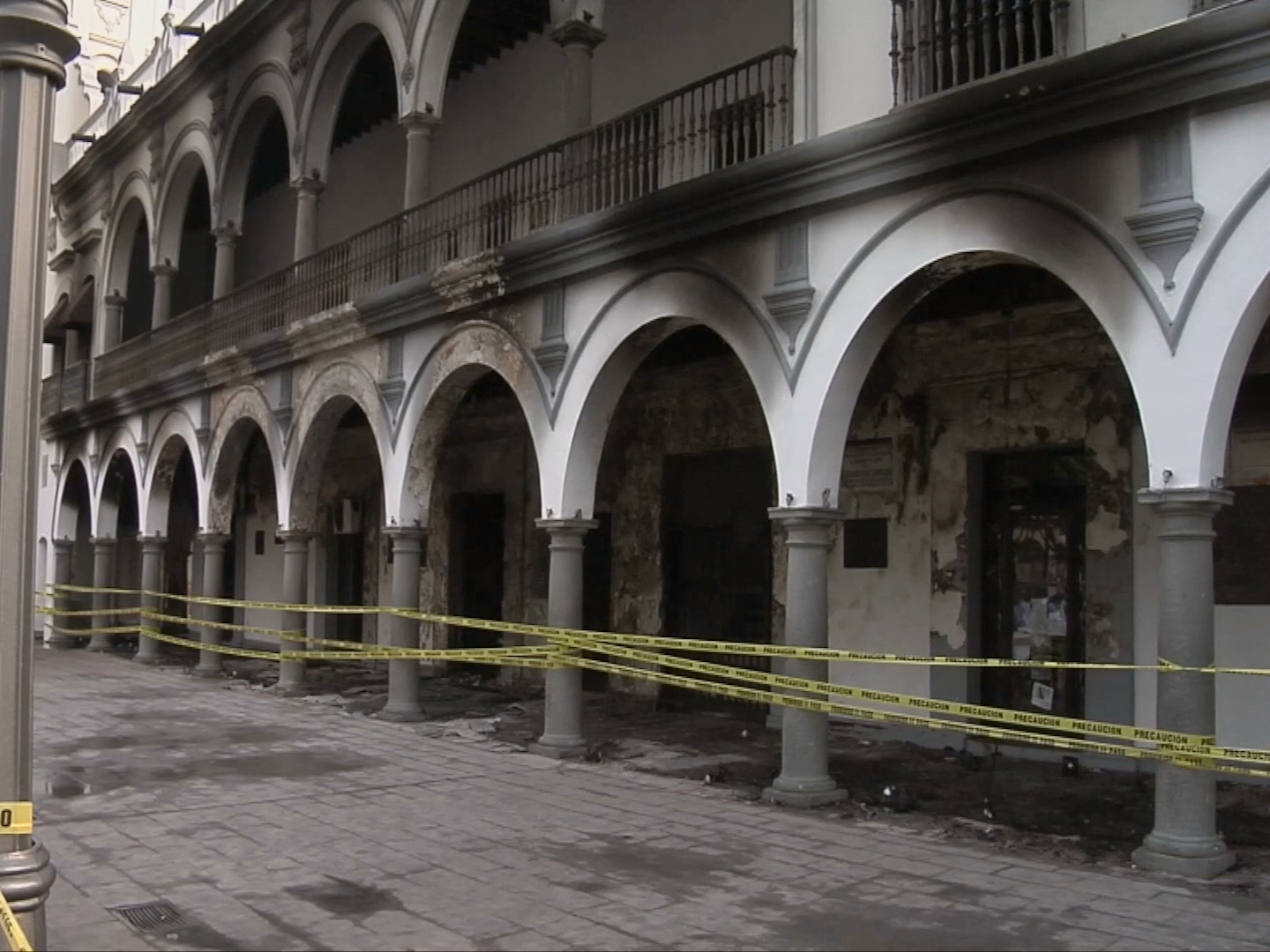 Investiga FGE si fue provocado el incendio en el palacio municipal de Veracruz