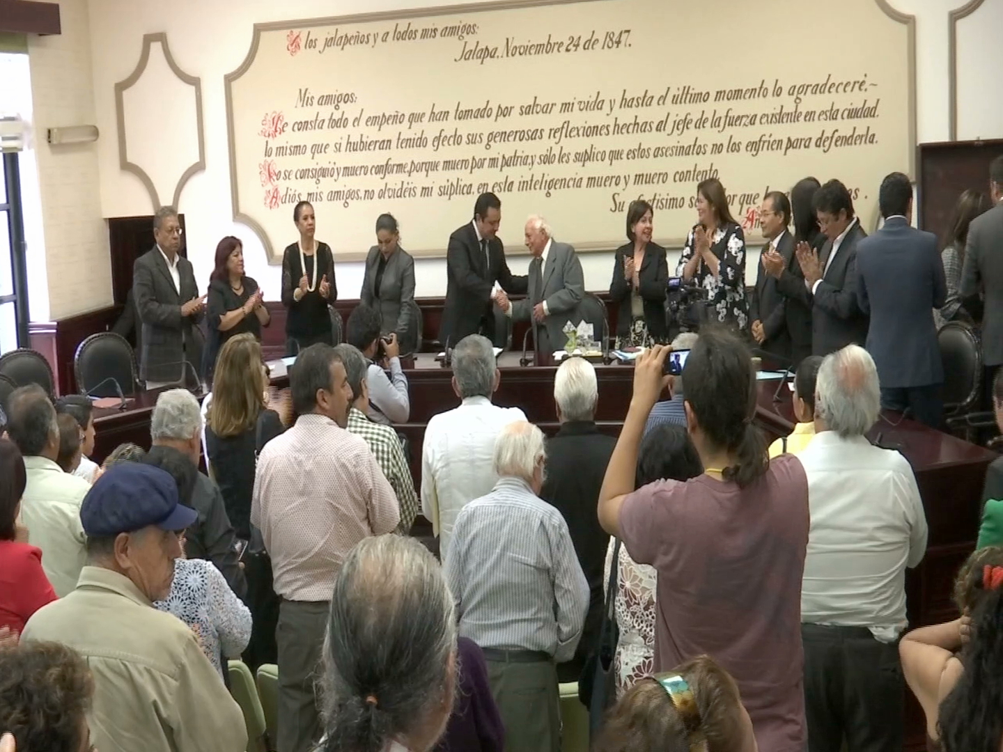 Ayuntamiento de Xalapa homenajea al escultor Ignacio Pérez Solano