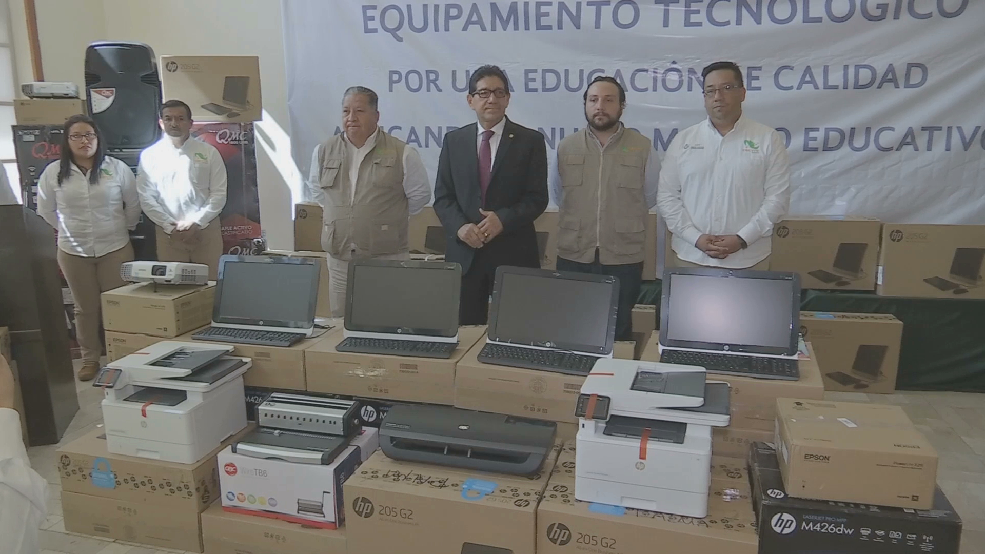 Entrega Cecytev computadoras y mobiliario a planteles