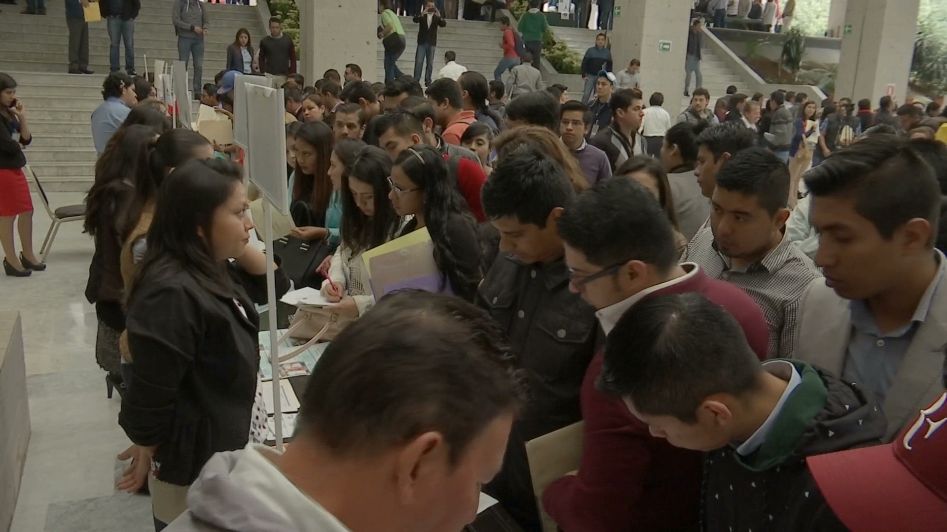 Ofertan 300 vacantes en la Feria del Empleo del Congreso del Estado