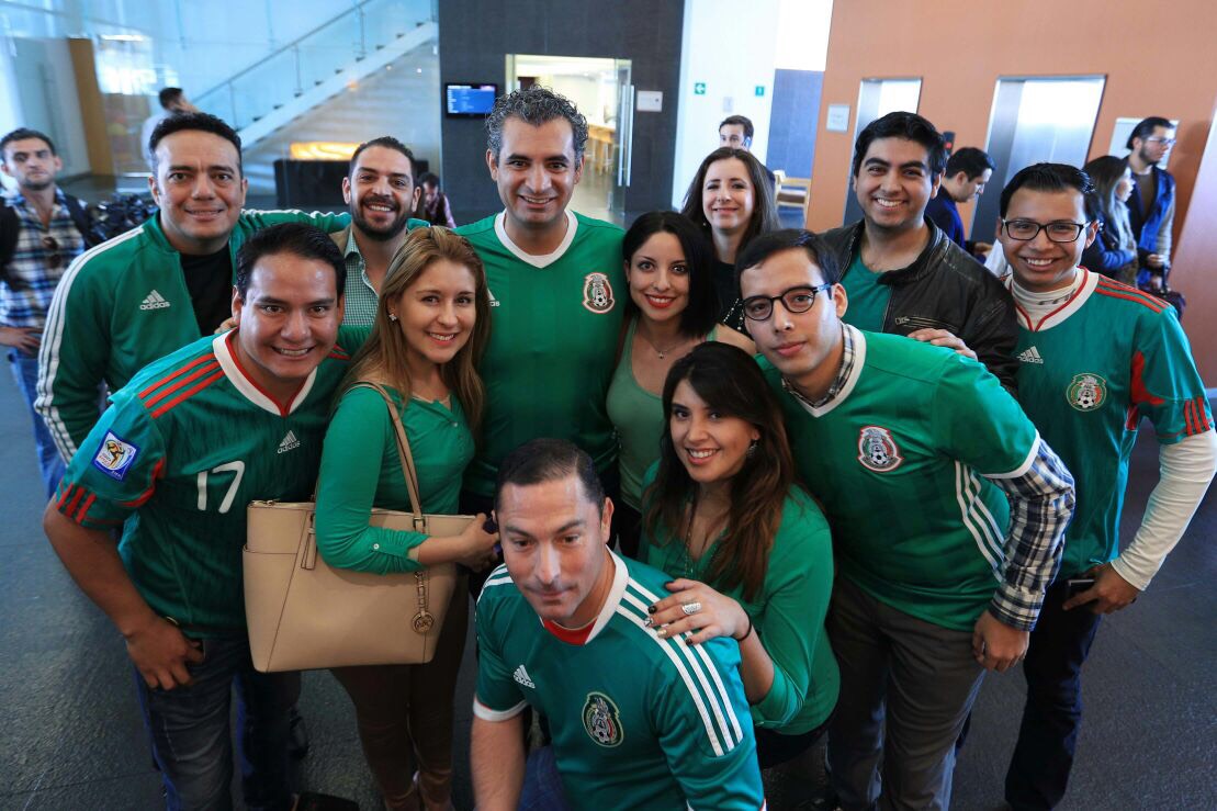 Llama Ochoa Reza a los jóvenes a no dejarse dividir e intimidar