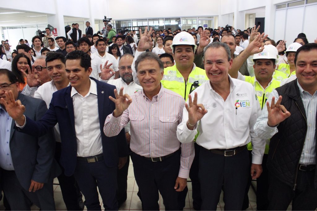 Reitera el gobernador Yunes impulso al sector educativo