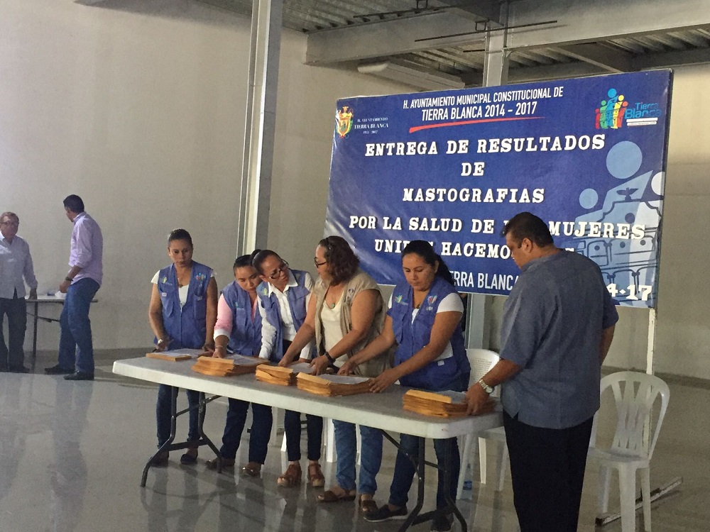 Entregan resultados de mastografías a mujeres de Tierra Blanca