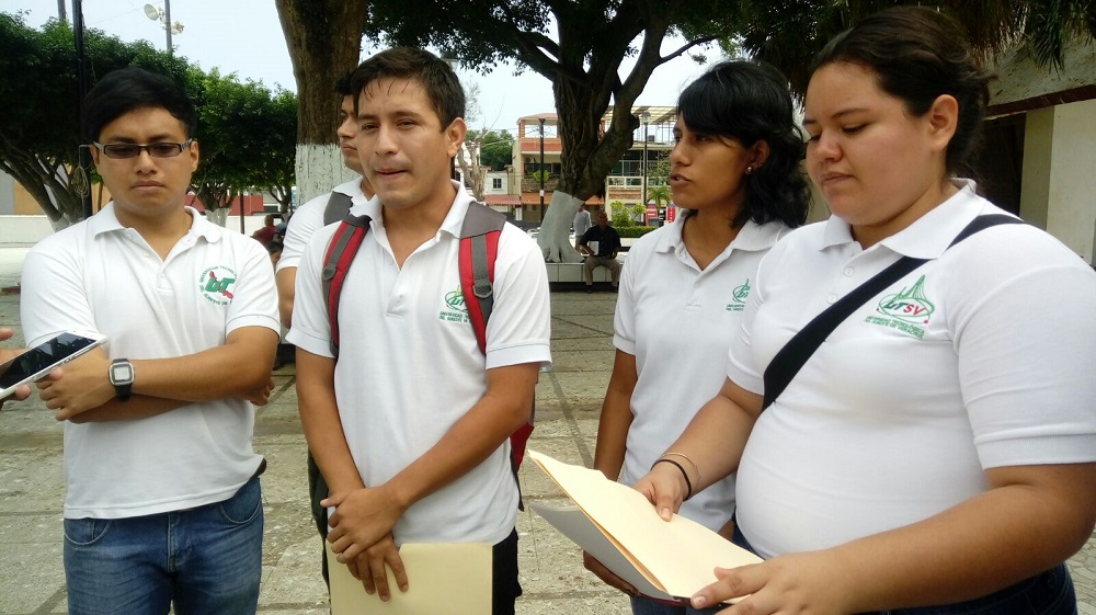 Piden alumnos terminar huelga de la Universidad Tecnológica en Nanchital