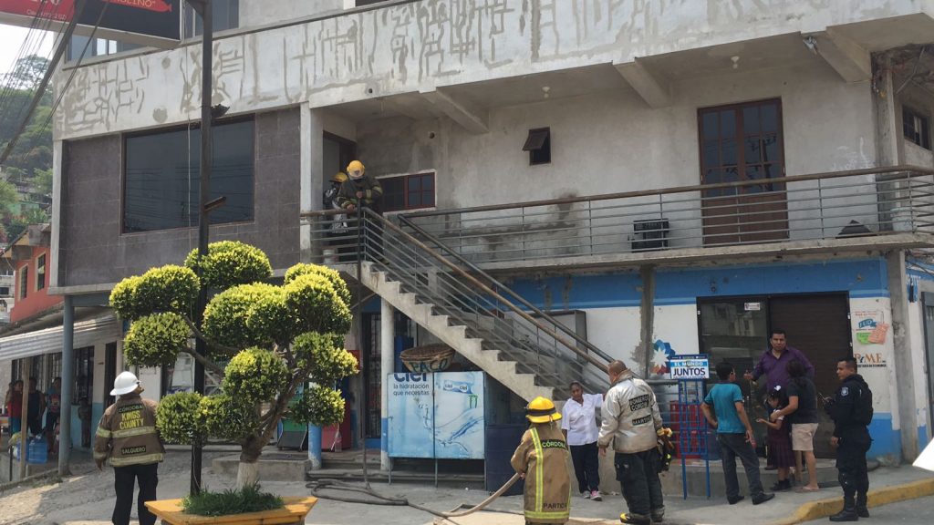 Incendio deja dos lesionados en Córdoba