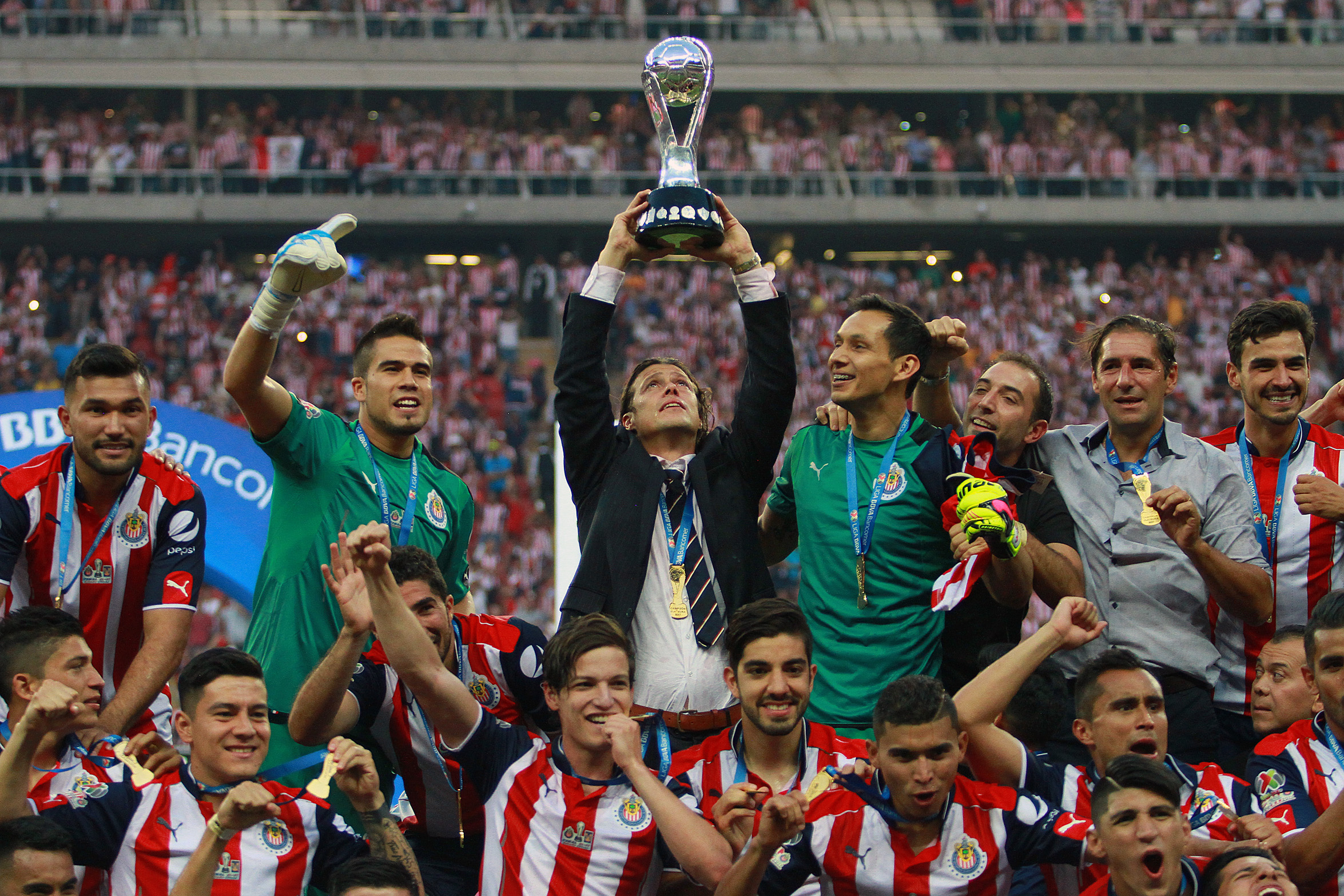 El duodécimo título de Chivas y crisis del arbitraje es lo que deja la final