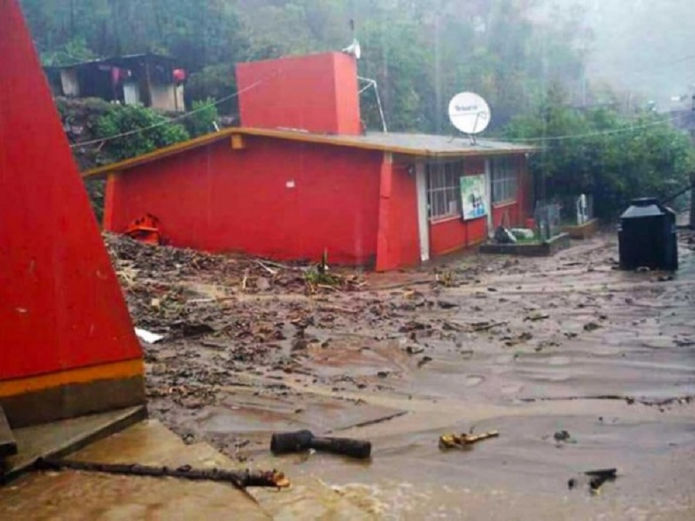Baja California Sur y Sinaloa, en peligro máximo por tormenta Lidia