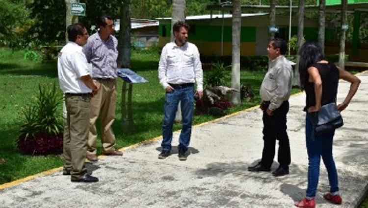 Recibe el Tecnológico de Zongolica a investigador francés
