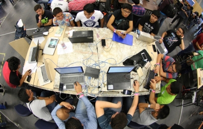 Uso de bots en redes sociales puede llegar a desestabilizar a un país: Consultor