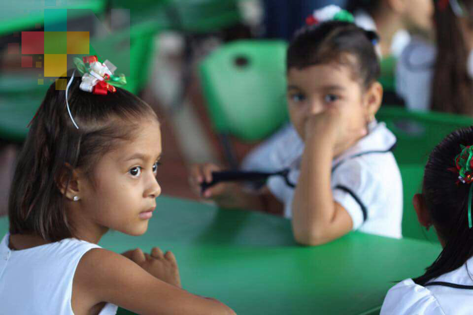 En Coatzacoalcos, regiduría ha recibido 30 solicitudes por falta de docentes