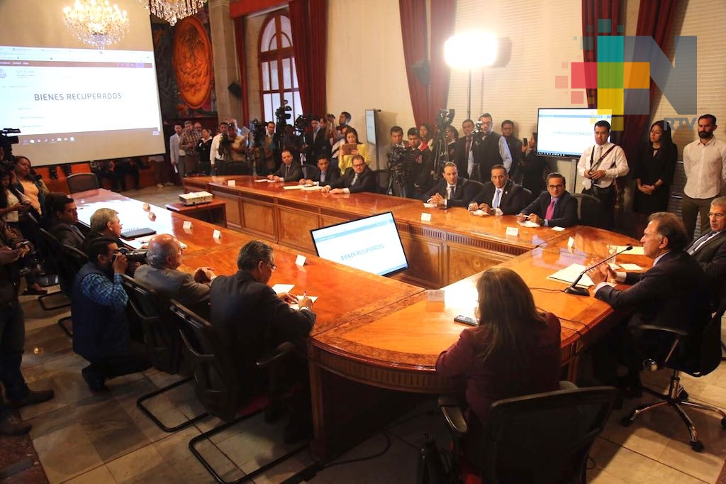 El gobernador Yunes presentó la página para consultar el dinero y bienes recuperados en beneficio de los veracruzanos