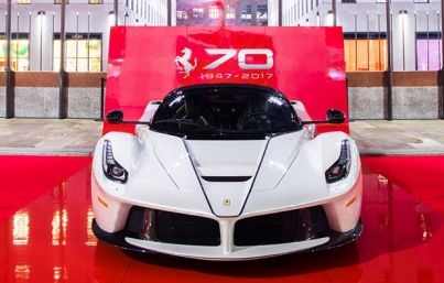 Ferrari celebra 70 años de innovación y glamour en Londres