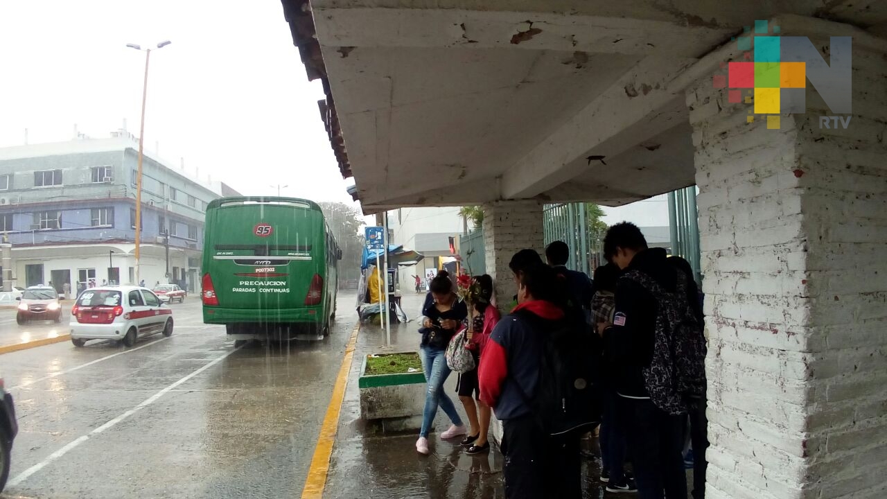 Dominará ambiente diurno cálido y lluvias-tormentas en gran parte de Veracruz,