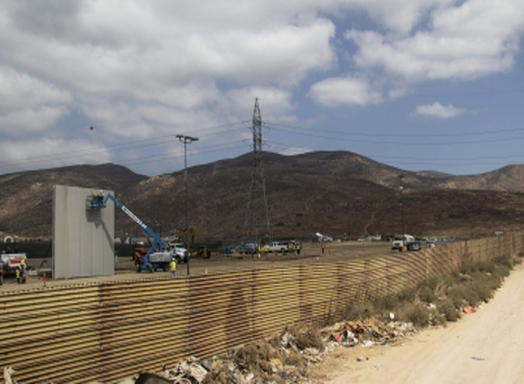 Pentágono libera mil millones de dólares para valla fronteriza