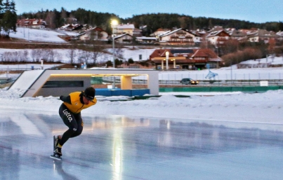 Holandés Sven Kramer es tricampeón olímpico de patinaje de velocidad