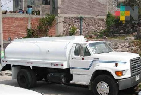 Revisarán calidad del agua potable de pipas en Tuxpan