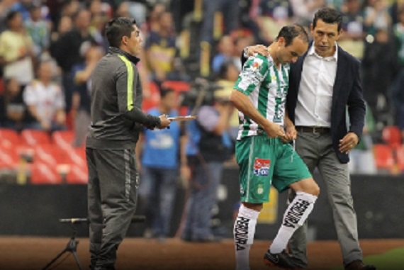 Descarta Donovan sentirse afectado por abucheos de un estadio con poca gente