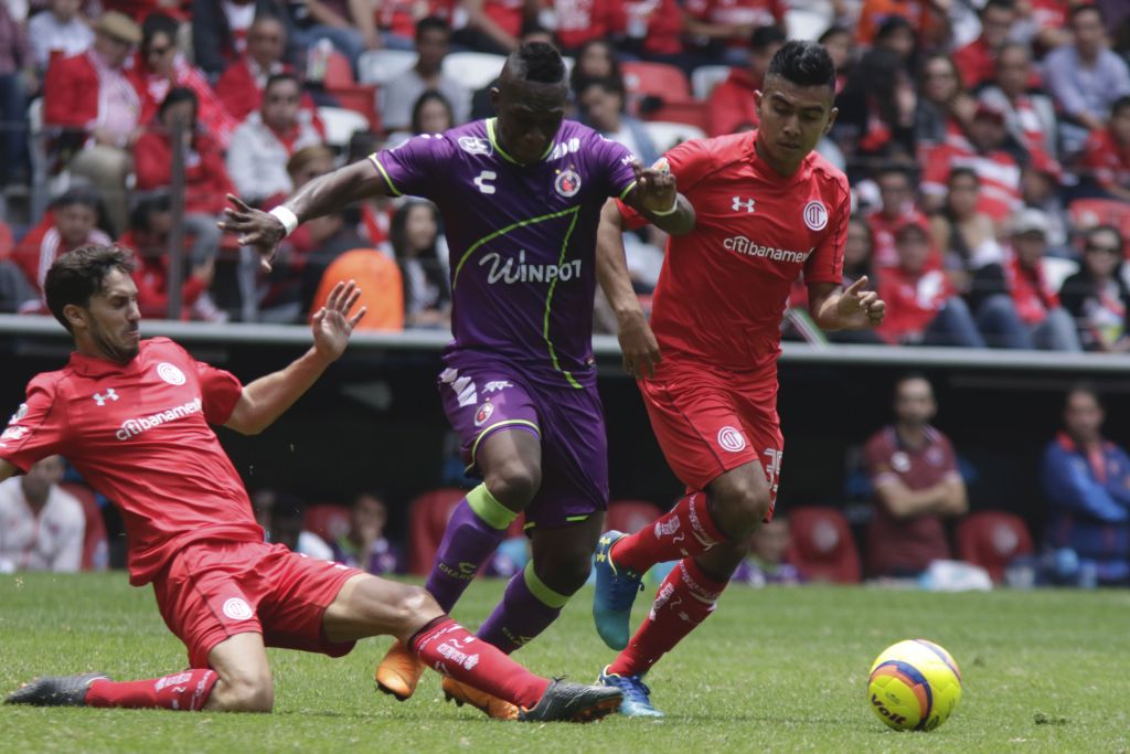 Los Tiburones Rojos caen en su visita a Toluca