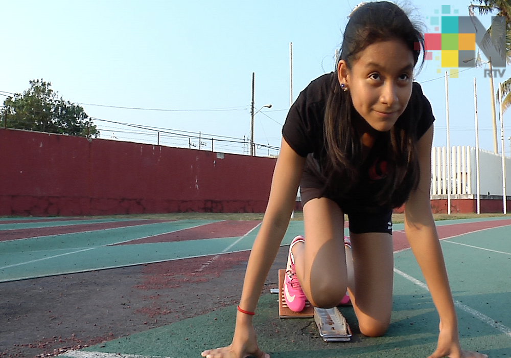 Velocista de Nanchital, lista para Nacional Escolar en Nayarit