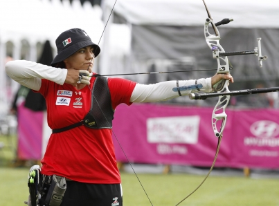 Mexicana Aída Román avanza a tercera ronda en Mundial de arquería