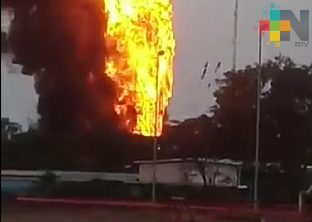 Controlan incendio en refinería “Gral. Lázaro Cárdenas del Río” de Minatitlán