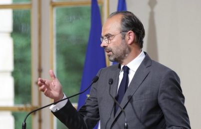 Francia estudiará recibir refugiados de buque Acuarius