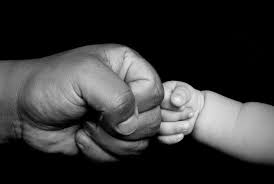 En México existe rezago en cuanto a permisos de paternidad