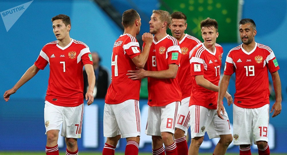 Entrenador de selección Rusia agradece apoyo de su afición