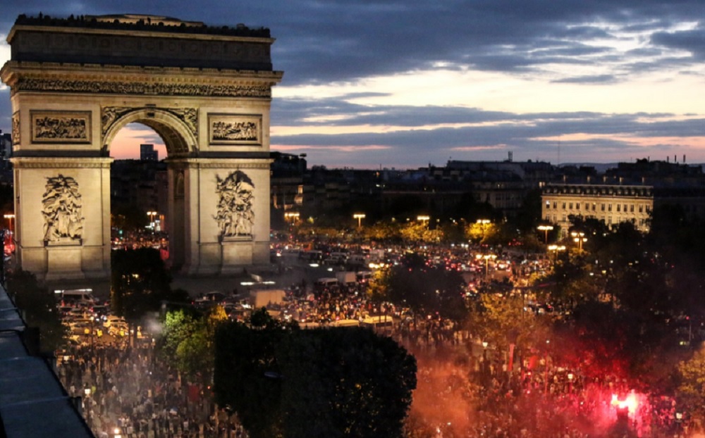 Reportan 27 heridos en Francia por estampida de fiesta del Mundial