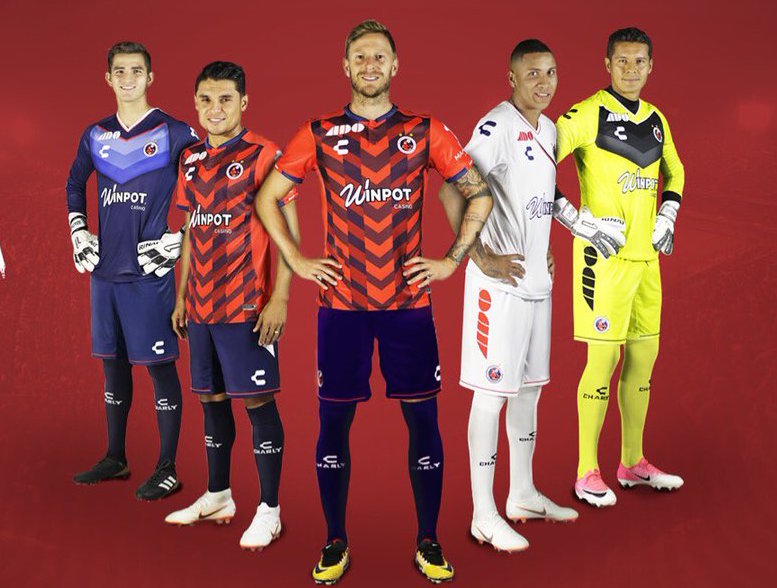 Se presentó la nueva piel de los Tiburones Rojos de Veracruz